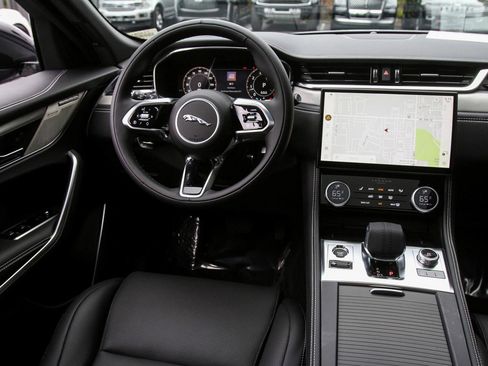 New 2025 Jaguar F-PACE R-Dynamic S image 25