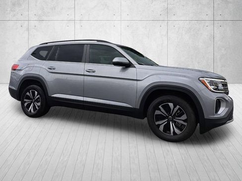 Used 2026 Volkswagen Atlas SE FWD image 3
