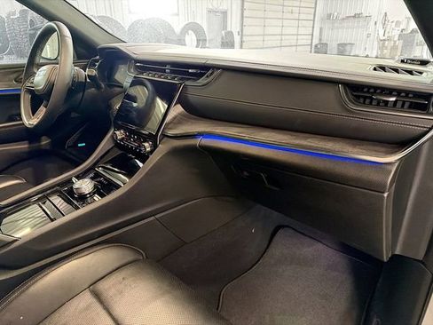 Used 2024 Jeep Grand Cherokee L Overland w/ Luxury Tech Group IV image 12