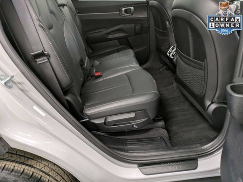 Certified 2024 Kia Sorento S w/ Panoramic Sunroof Package AWD/4WD image 27