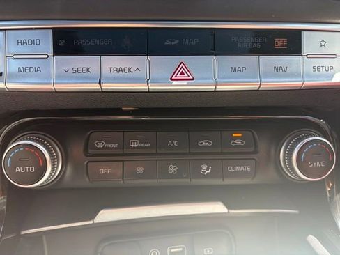 Used 2018 Kia Stinger GT2 AWD/4WD image 10