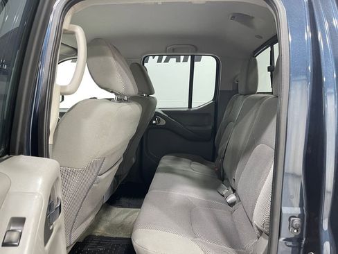 Used 2017 Nissan Frontier SV image 25