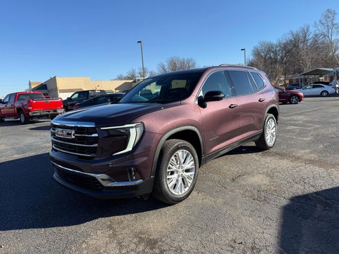Used 2024 GMC Acadia Elevation w/ Luxury Package image 2