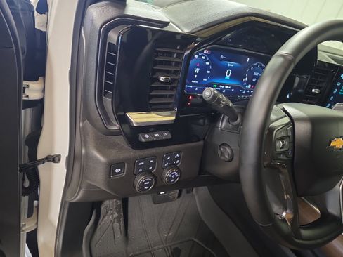 Used 2025 Chevrolet Silverado 1500 High Country w/ High Country Premium Package image 15