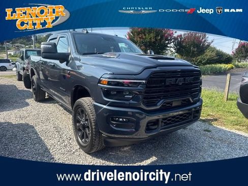 Used 2025 RAM 3500 Laramie AWD/4WD image 1