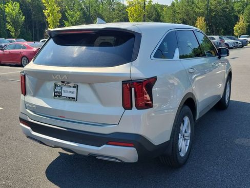 New 2026 Kia Sorento LX FWD image 4