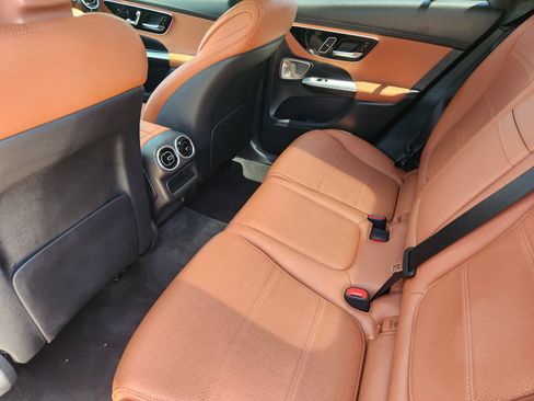 Used 2023 Mercedes-Benz GLC 300 image 33