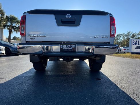 Used 2018 Nissan Frontier SV image 4