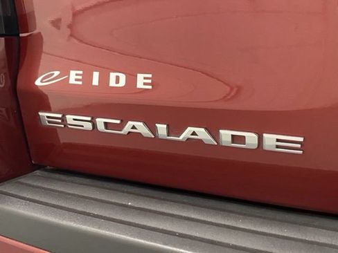 Used 2020 Cadillac Escalade Premium Luxury AWD/4WD image 36