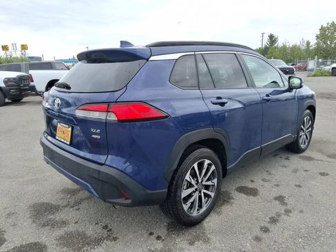 Used 2023 Toyota Corolla Cross XLE w/ Convenience Package AWD/4WD image 8