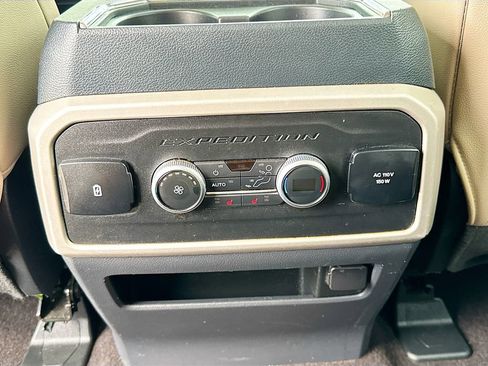 Used 2022 Ford Expedition Max Limited AWD/4WD image 28