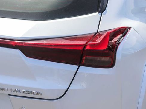 Used 2024 Lexus UX 250h AWD w/ Premium Package image 8