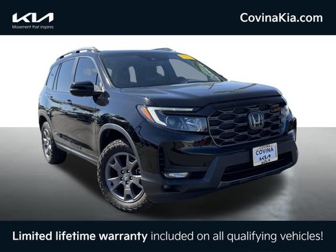 Used 2024 Honda Passport TrailSport image 2