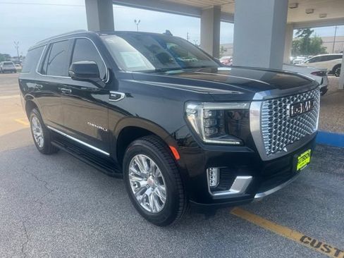 Used 2022 GMC Yukon Denali RWD image 2