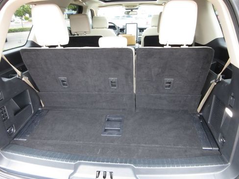 Used 2023 Ford Expedition Platinum AWD/4WD image 30