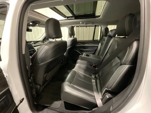 Used 2024 Jeep Grand Cherokee Limited 4xe w/ Luxury Tech Group II AWD/4WD image 11
