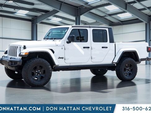 Used 2020 Jeep Gladiator Sport w/ Quick Order Package 24S AWD/4WD image 2