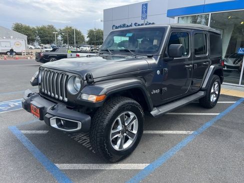 Used 2018 Jeep Wrangler Unlimited Sahara image 11