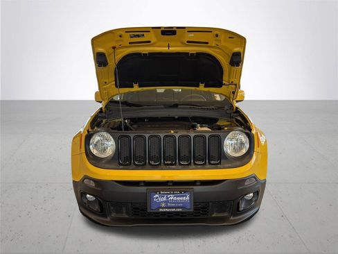 Used 2017 Jeep Renegade Altitude AWD/4WD image 4
