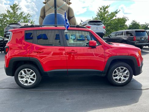 Used 2015 Jeep Renegade Latitude w/ Cold Weather Group II AWD/4WD image 7