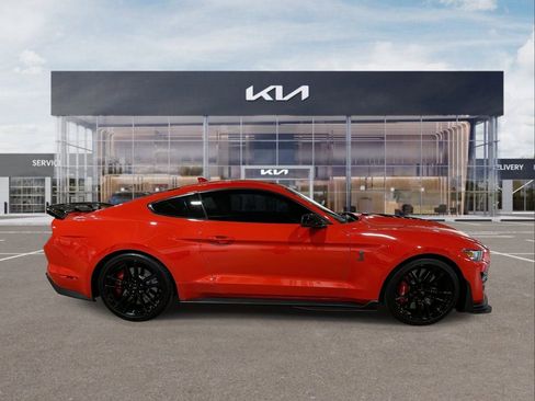 Used 2022 Ford Mustang Shelby GT500 w/ Technology Package image 9