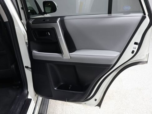 Used 2013 Toyota 4Runner SR5 image 21