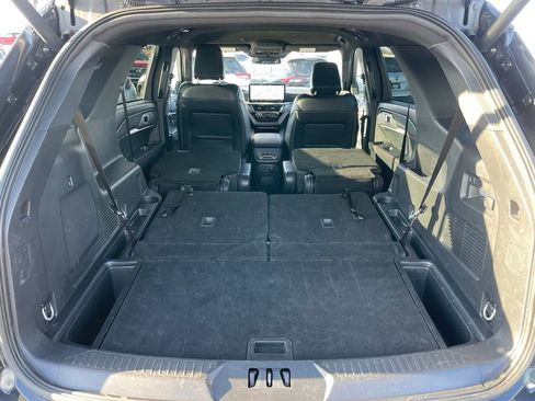 Used 2025 Ford Explorer ST-Line AWD/4WD image 36
