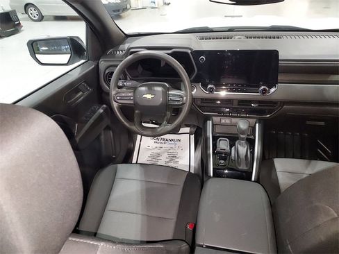 Used 2024 Chevrolet Colorado W/T w/ Safety Package image 15