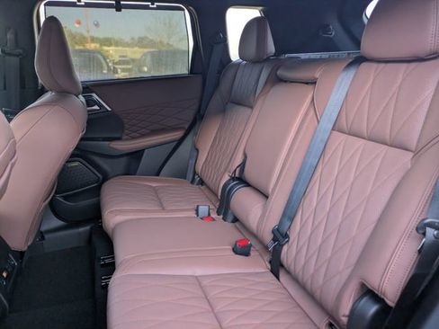 New 2025 Mitsubishi Outlander SEL image 14
