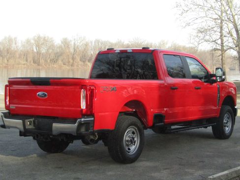 Used 2024 Ford F350 XL w/ FX4 Off-Road Package AWD/4WD image 4
