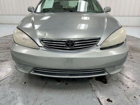 Used 2005 Toyota Camry LE FWD image 27