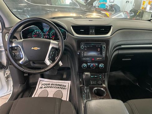 Used 2016 Chevrolet Traverse LT FWD image 8