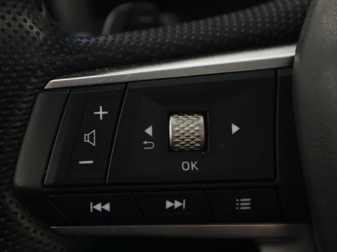 Used 2024 Mitsubishi Outlander SE image 25