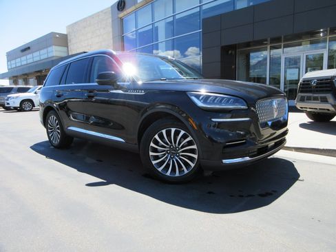 Used 2024 Lincoln Aviator Reserve AWD/4WD image 13