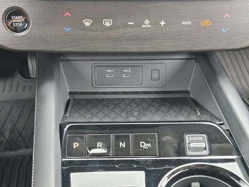 Used 2025 Nissan Murano SV image 19