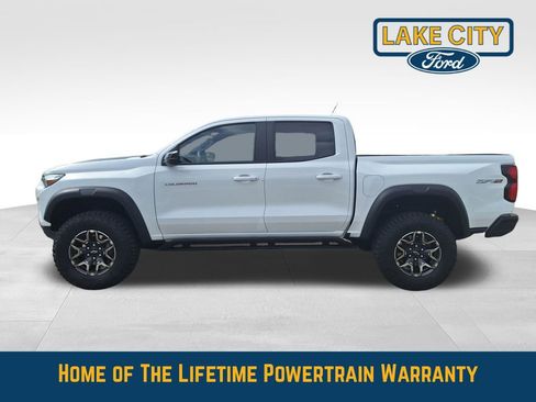 Used 2025 Chevrolet Colorado ZR2 AWD/4WD image 2