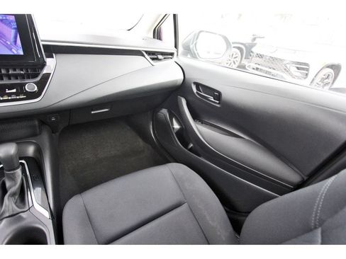 Used 2025 Toyota Corolla LE FWD image 13