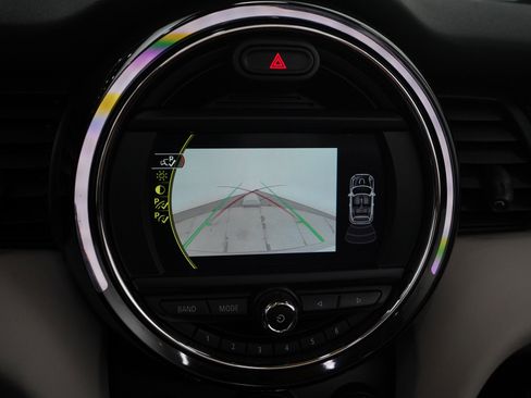 Used 2018 MINI Cooper S image 17