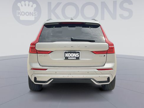 Certified 2023 Volvo XC60 B5 Plus w/ Climate Package AWD/4WD image 15