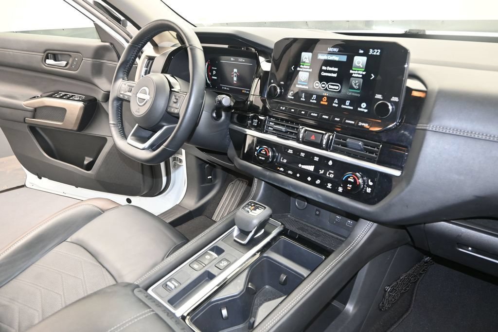 Used 2025 Nissan Pathfinder Platinum FWD image 28