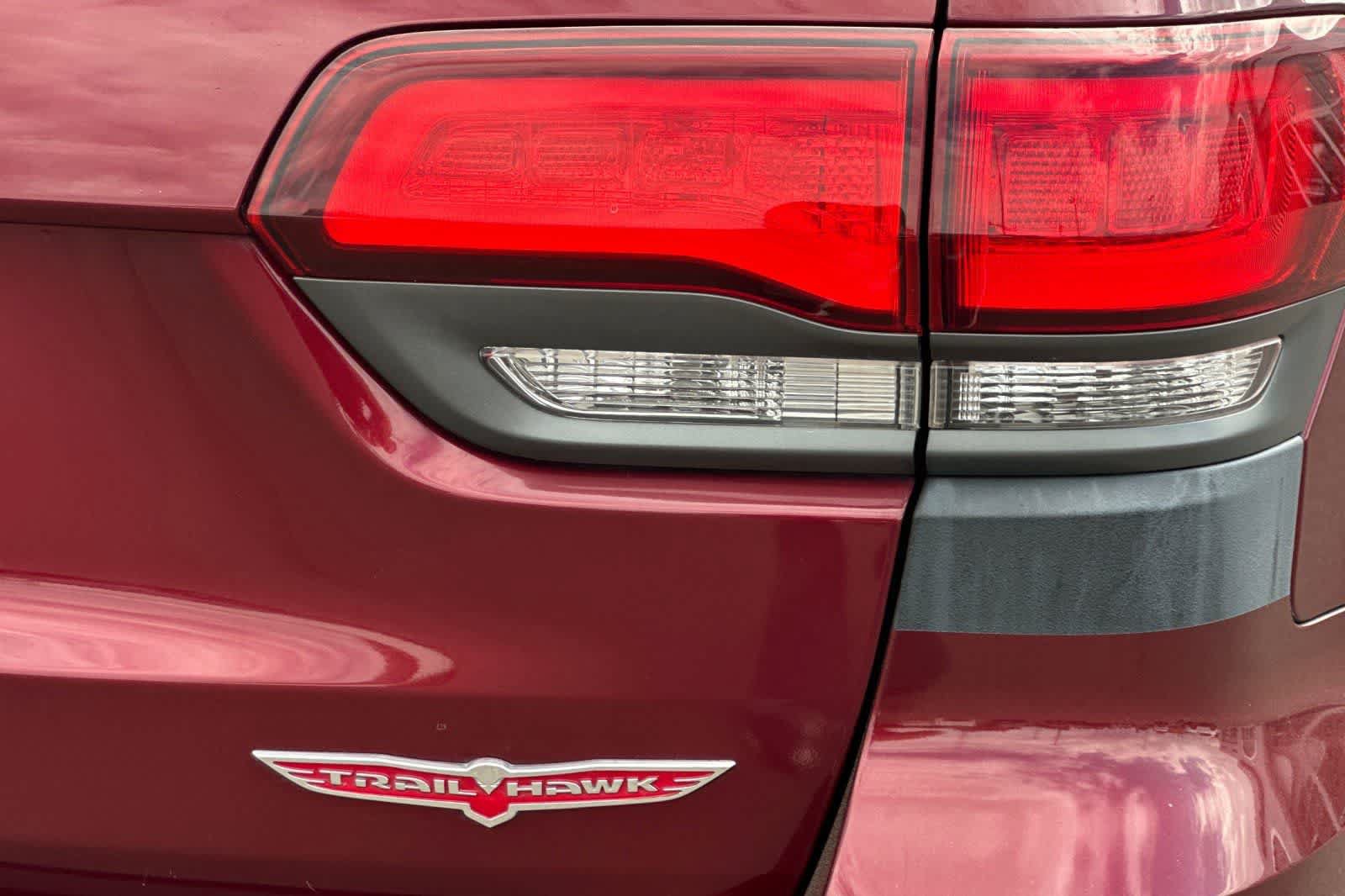 Used 2018 Jeep Grand Cherokee Trailhawk AWD/4WD image 33