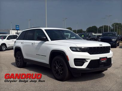 Used 2025 Jeep Grand Cherokee Altitude