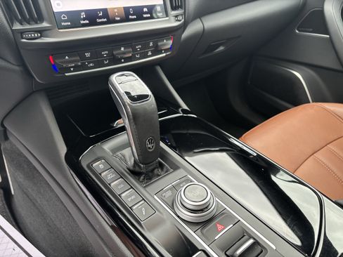 Used 2022 Maserati Levante Modena AWD/4WD image 28