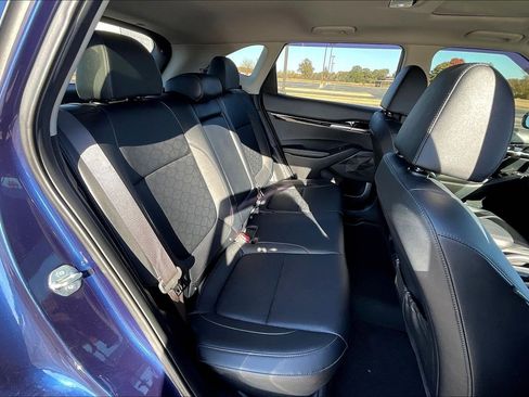 Used 2024 Kia Seltos EX image 17