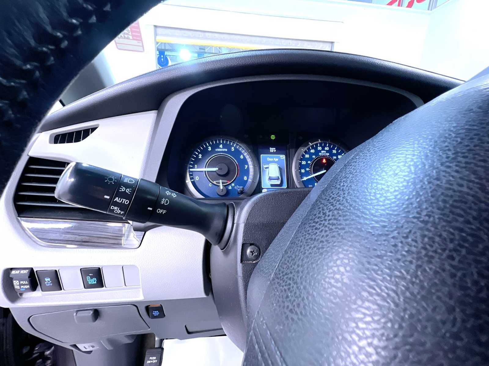 Used 2015 Toyota Sienna XLE FWD image 18