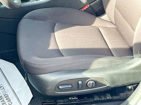 Used 2025 Chevrolet Malibu LT FWD image 13