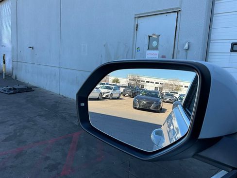 Used 2025 Volkswagen Atlas SE image 20