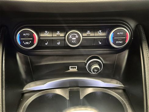 Used 2023 Alfa Romeo Stelvio Veloce image 17