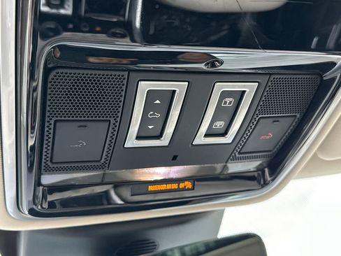 Used 2022 Land Rover Range Rover Sport HSE Silver Edition image 35