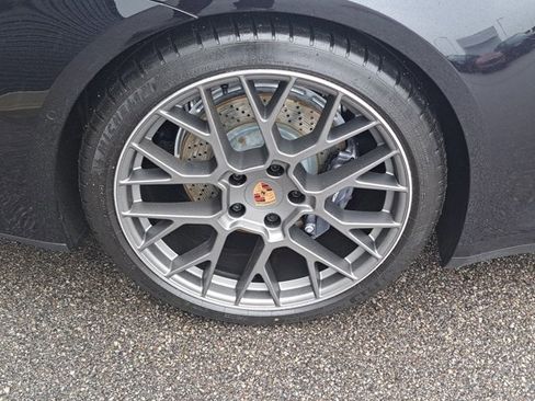 Certified 2025 Porsche 911 Carrera image 12